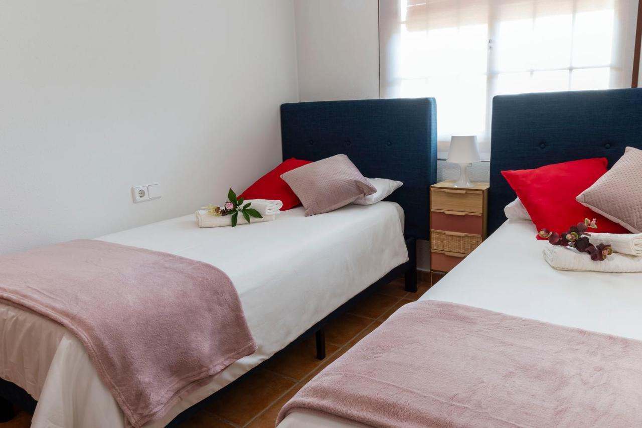 Atico Con Terraza-Solarium Y Piscina 4-6 Personas Wifi A/C Διαμέρισμα Roda Εξωτερικό φωτογραφία